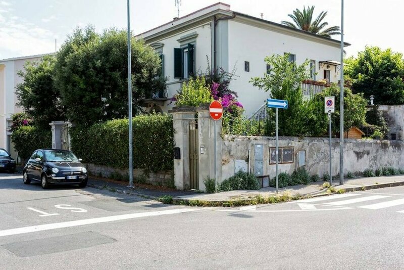Апартаменты Casa Ginevra - 3 Minutes Walk from the Sea в Ливорно