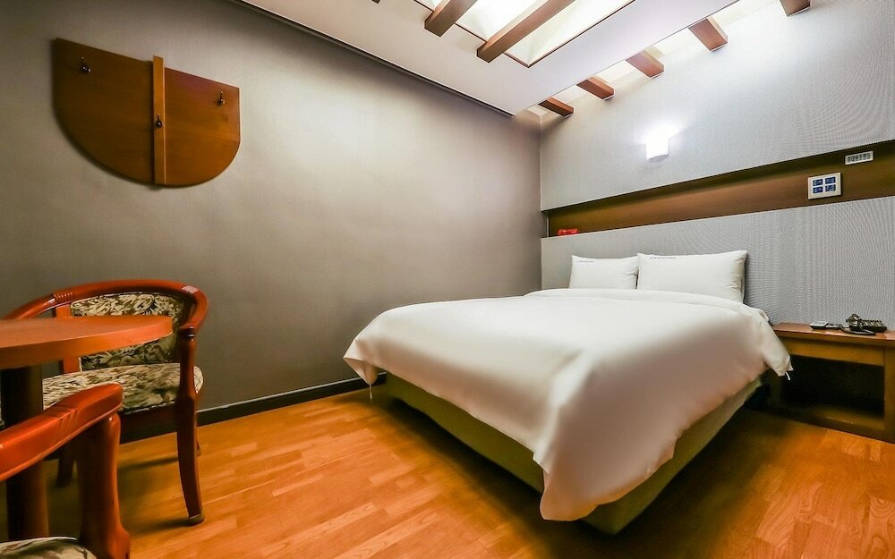 Фото Daejeon Yongjeon Sky