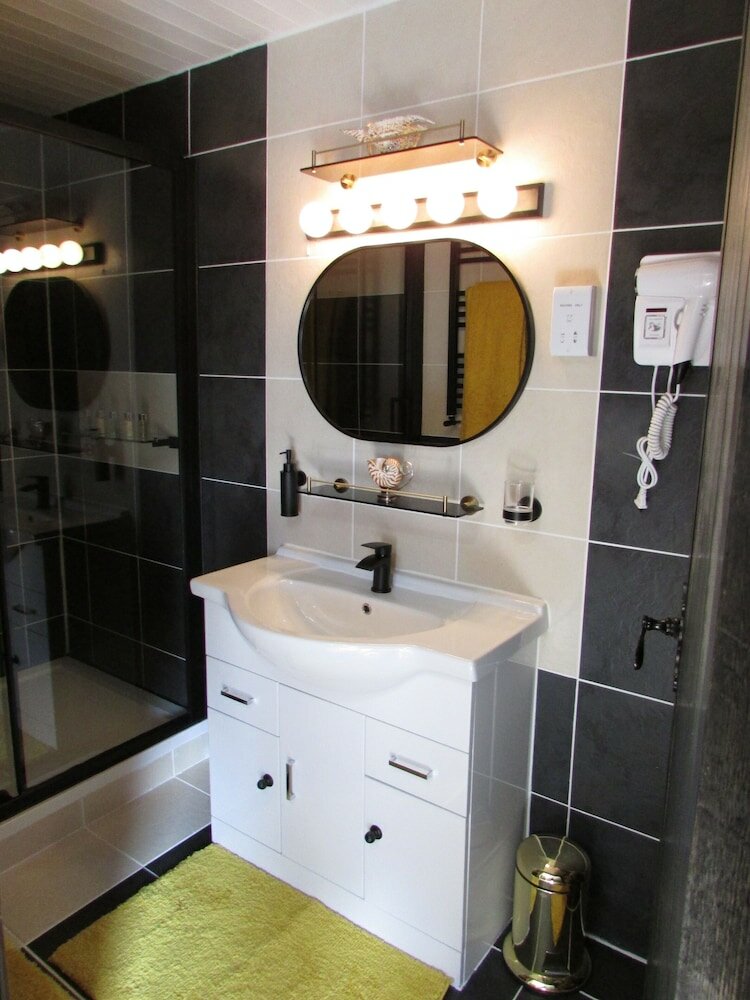 Фото Woodston Fishing Station