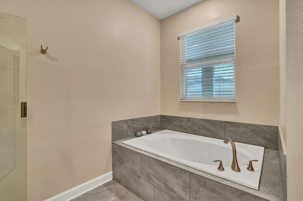 Фото 4530 Narrative Ln