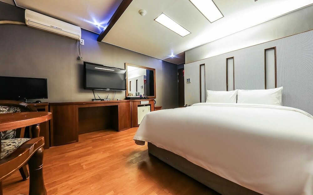 Фото Daejeon Yongjeon Sky