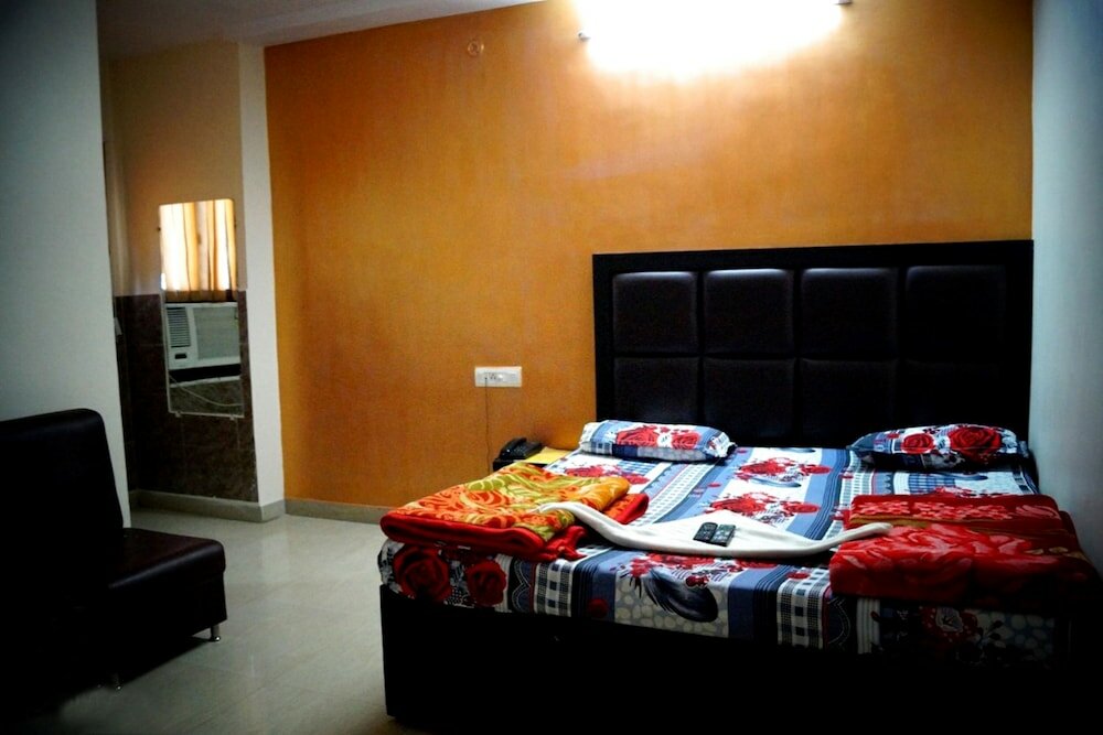 Фото Goroomgo Samrat Lucknow