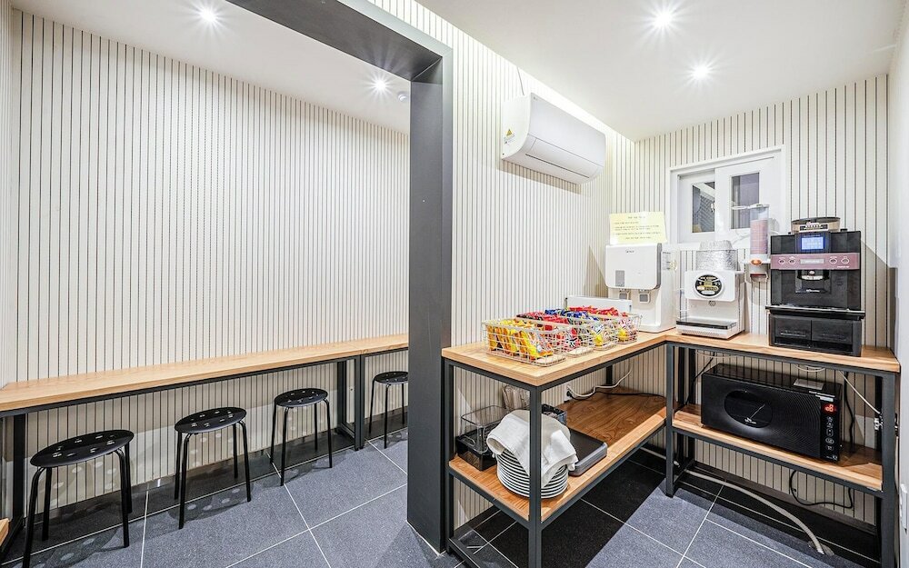 Фото Changwon Palyongdong Theme Motel