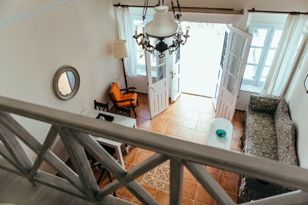 Фото Day One Fira Mansion