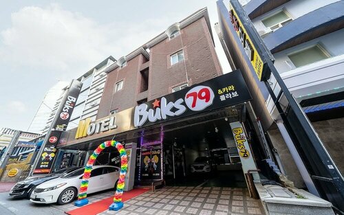 Гостиница Cheonan Bucks 79 в Чхонане