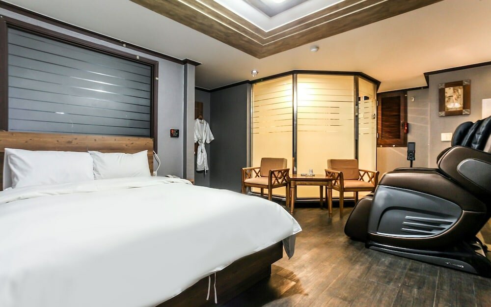 Фото Incheon Black Hole