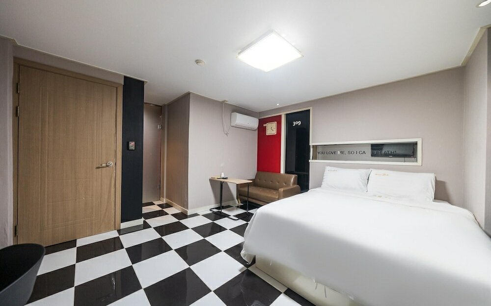 Фото Suwon Station 25h