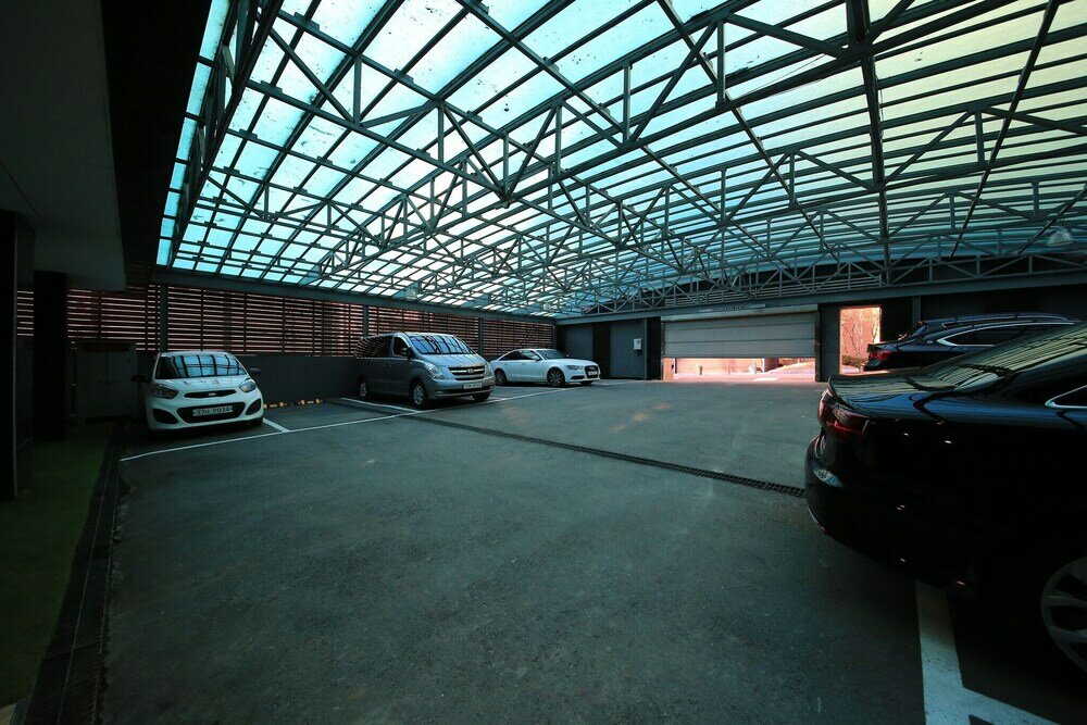 Фото Suwon City Hall Station Bobos