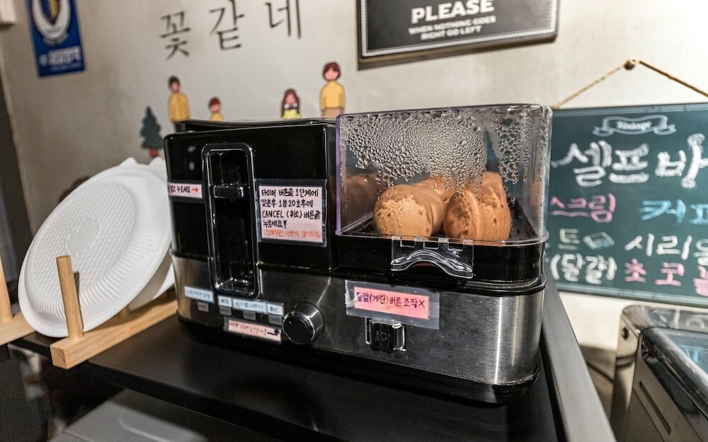 Фото Changwon Jinhae Hotel Lrui