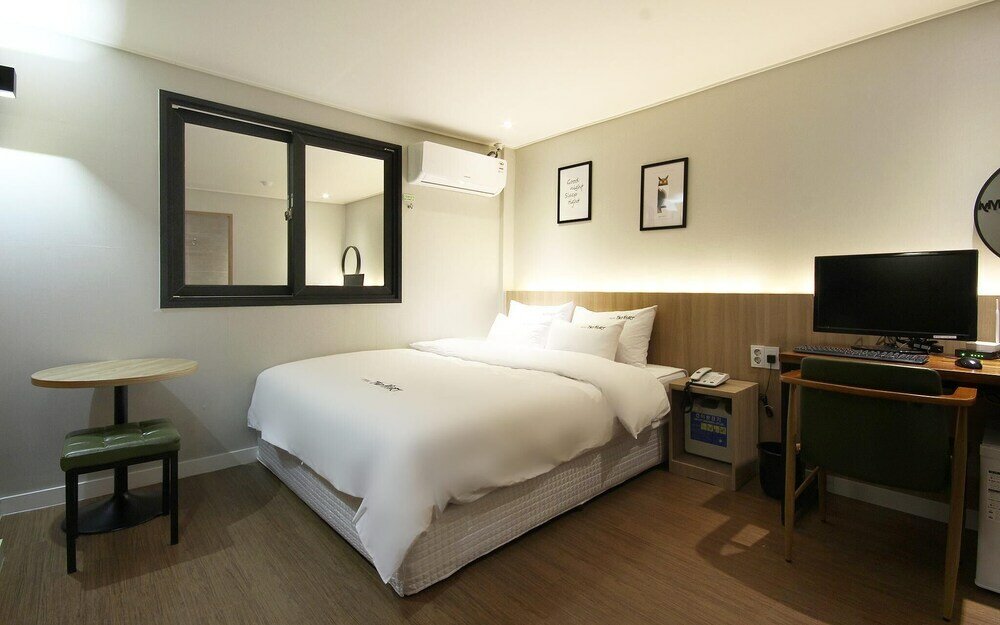 Фото Changwon Jinhae Hotel Two Heart