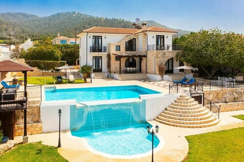 Гостиница Villa Minoas Large Private Pool Walk to Beach Sea Views A C Wifi Eco-friendly - 2565 в Районе Пафос