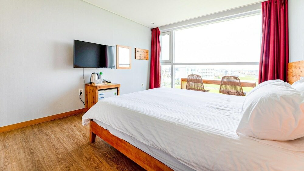 Фото Jeju Dodubong