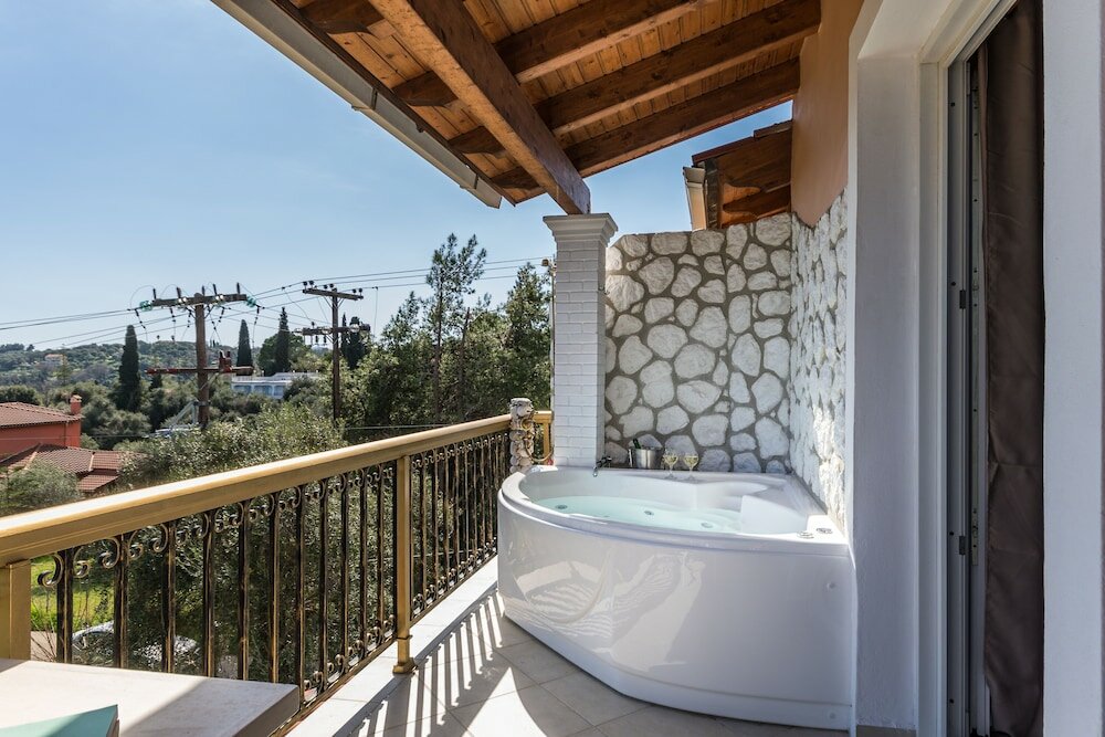 Фото Aloe Apartments by Konnect, 500m from Dassia Beach