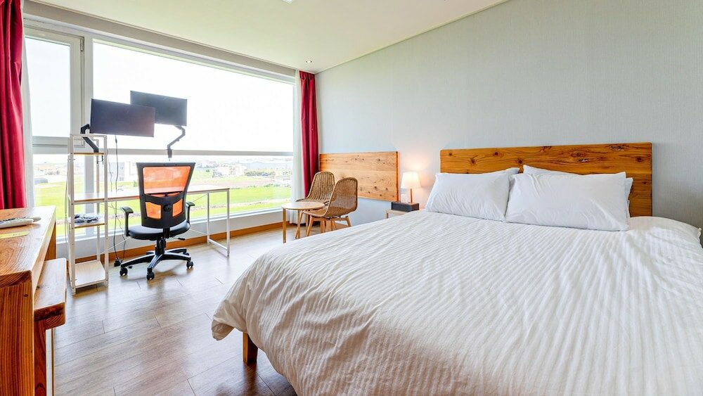 Фото Jeju Dodubong