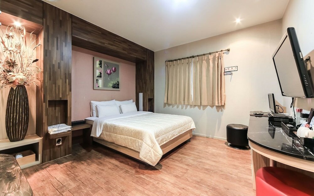 Фото The Lux Tourism Hotel Geoje