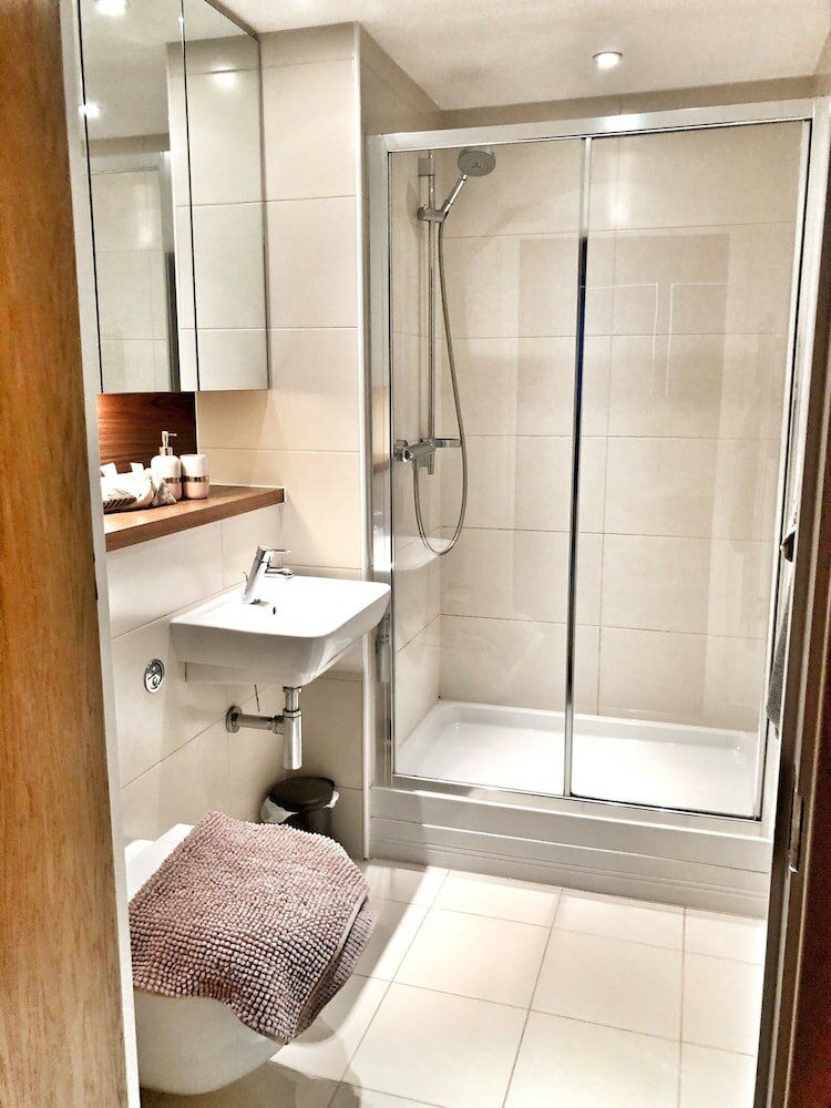 Фото Elegant Apartment in The Wharf