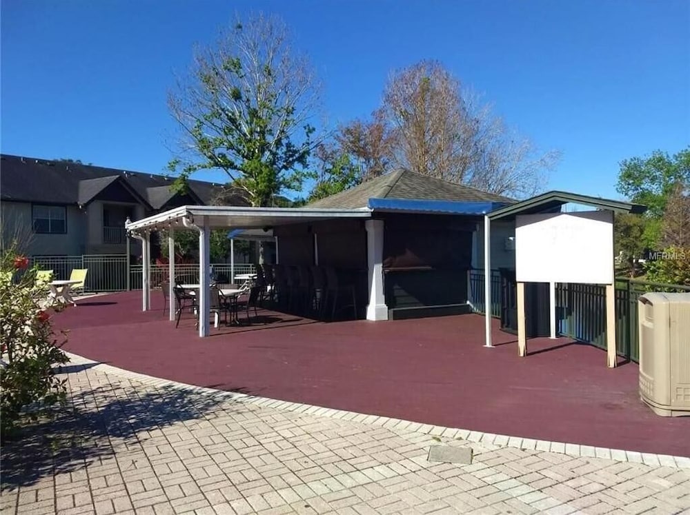 Фото Tropical Enchanted Oaks Villa