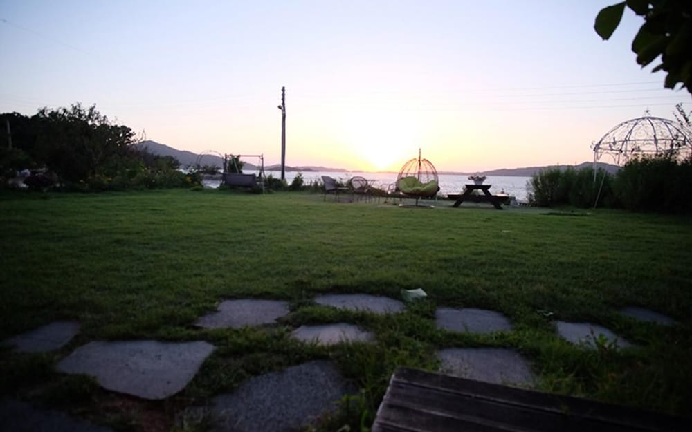 Фото Ganghwado Sunsets and Ocean Pension