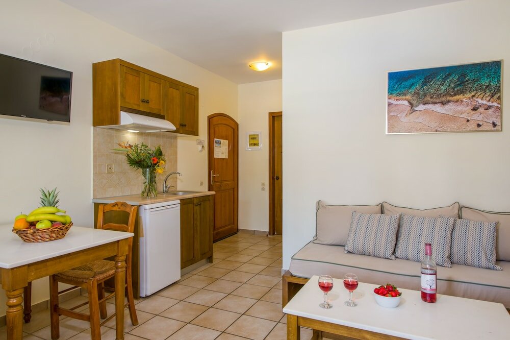 Фото Omega Platanias