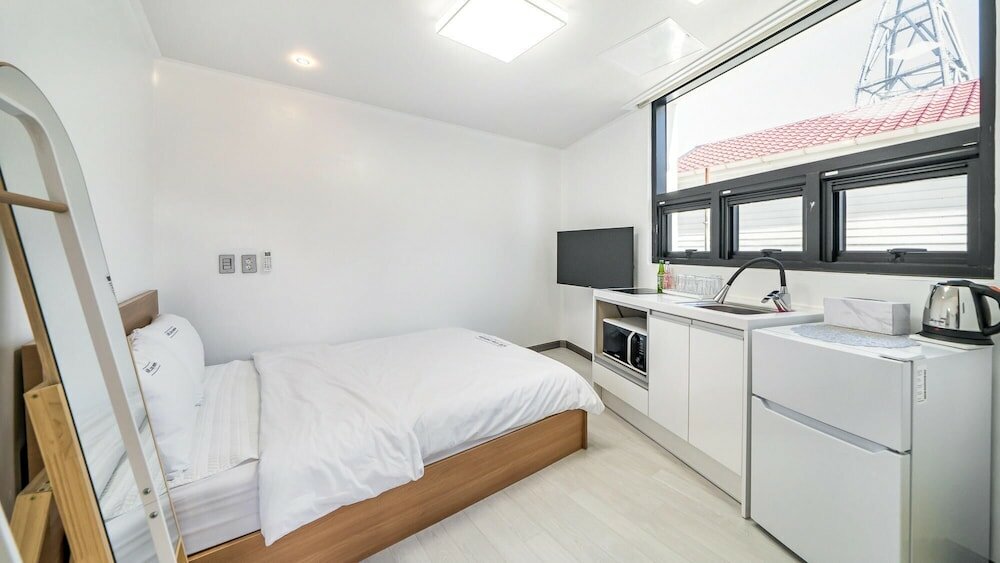 Фото Yeosu Nangmanstay Pension