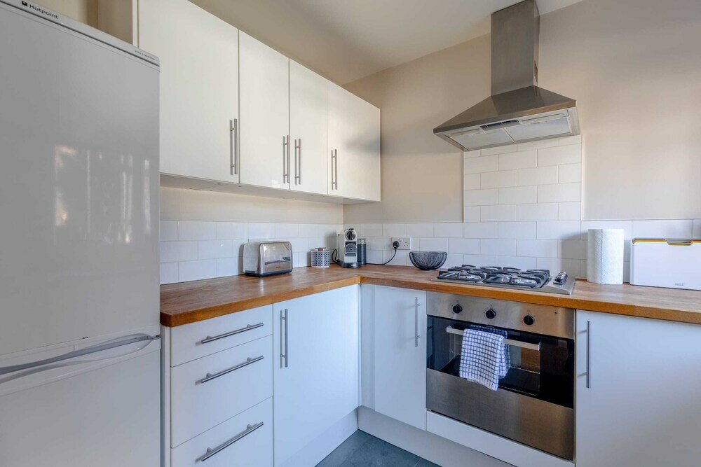 Фото Lovely 2bd House With Garden - Islington