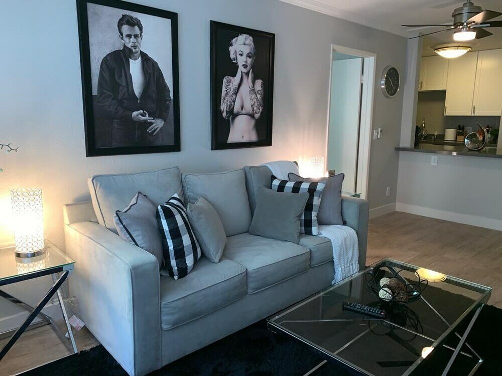 Фото Hollywood Charming Vacation