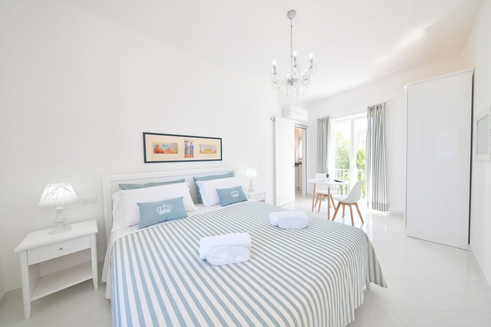 Фото King Suite - Luxury Rooms