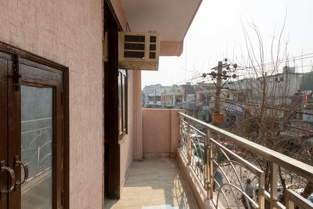 Фото Eat Sleep Wander Studio Apartments