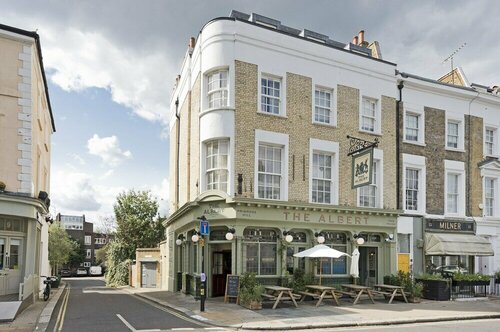 Гостиница Mezzanine Flat With Garden Views in Primrose Hill в Лондоне