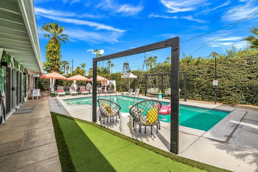 Фото The Blush & Beverly