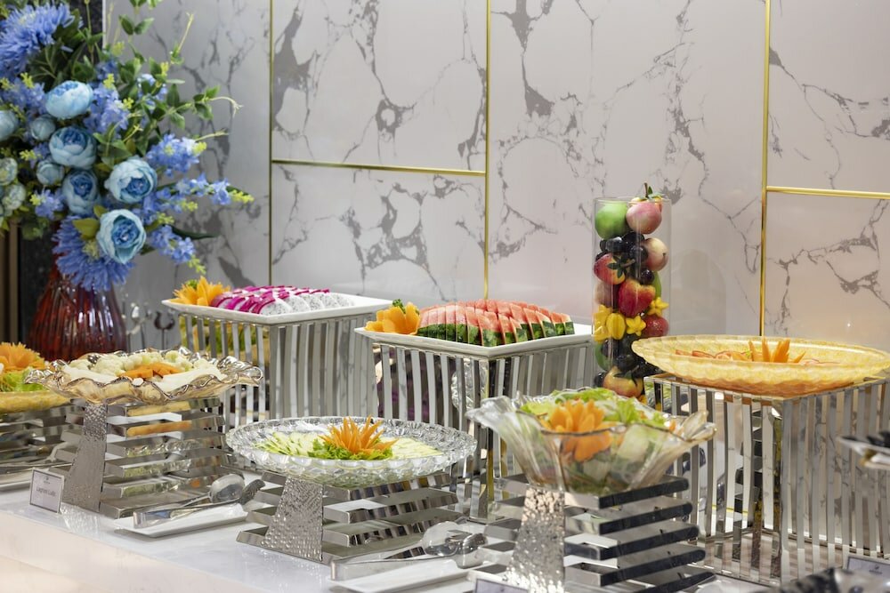 Фото Miracle Luxury Hotel