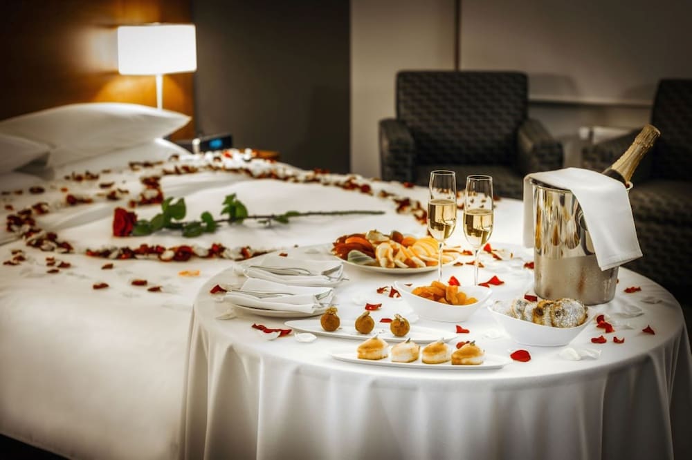 Фото Yerevan Place Hotel