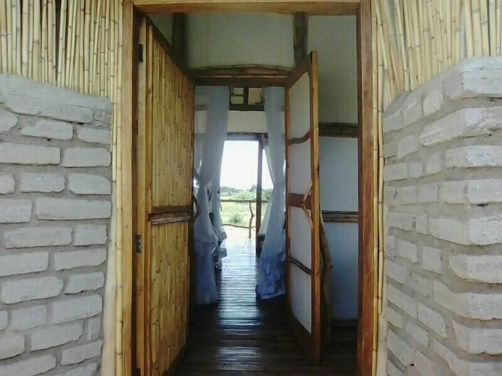 Фото Kazinga Wilderness Safari Camp