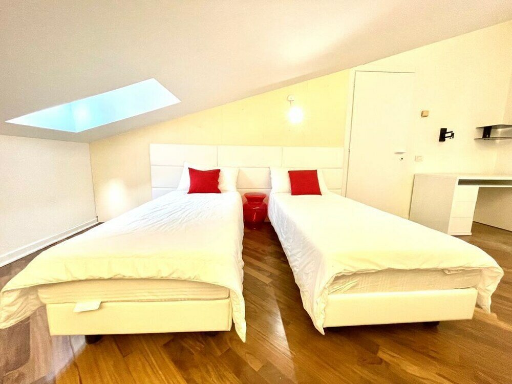 Фото Large modern 2-storey house in the heart of Verona