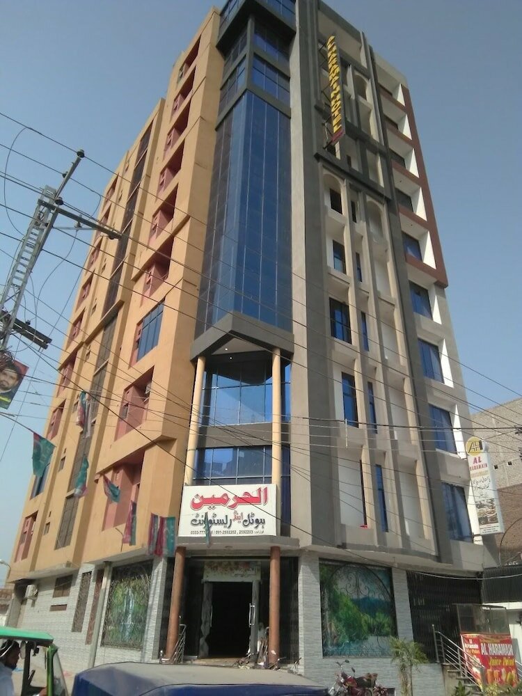 Фото отеля 1