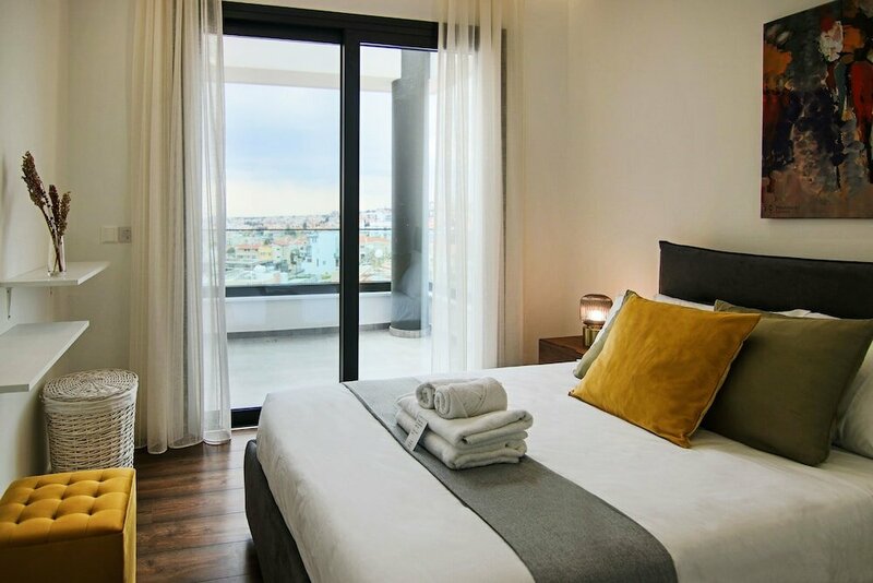 Гостиница Phaedrus Living: City View Anna Residence 102 в Лимассоле