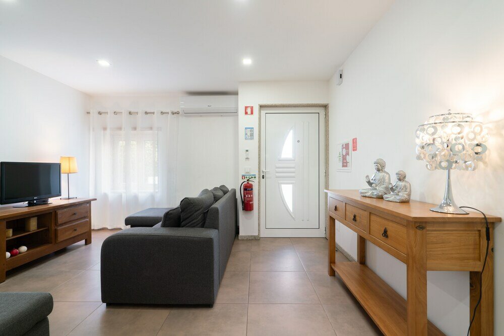 Фото Casa da Petisqueira 61 - Paredes-Oporto