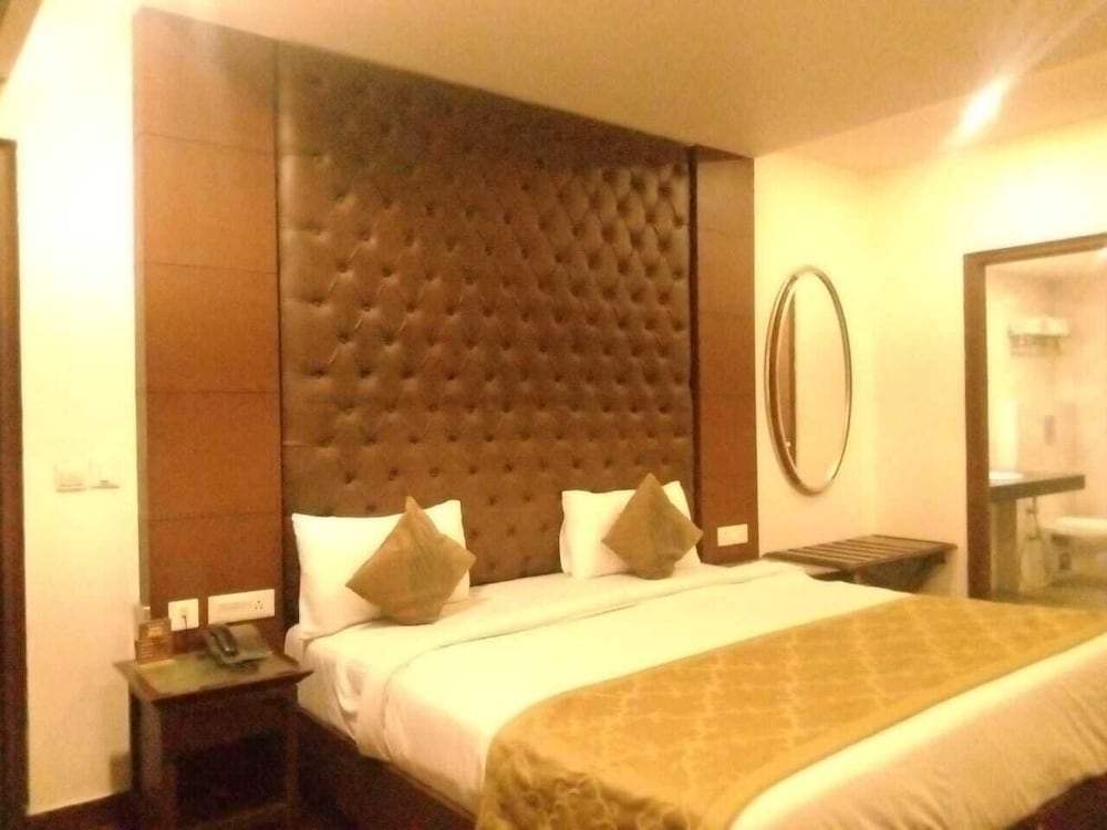 Фото Hotel Wti Airport