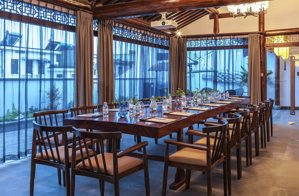 Фото Hejing Chengshang Generations Hotel