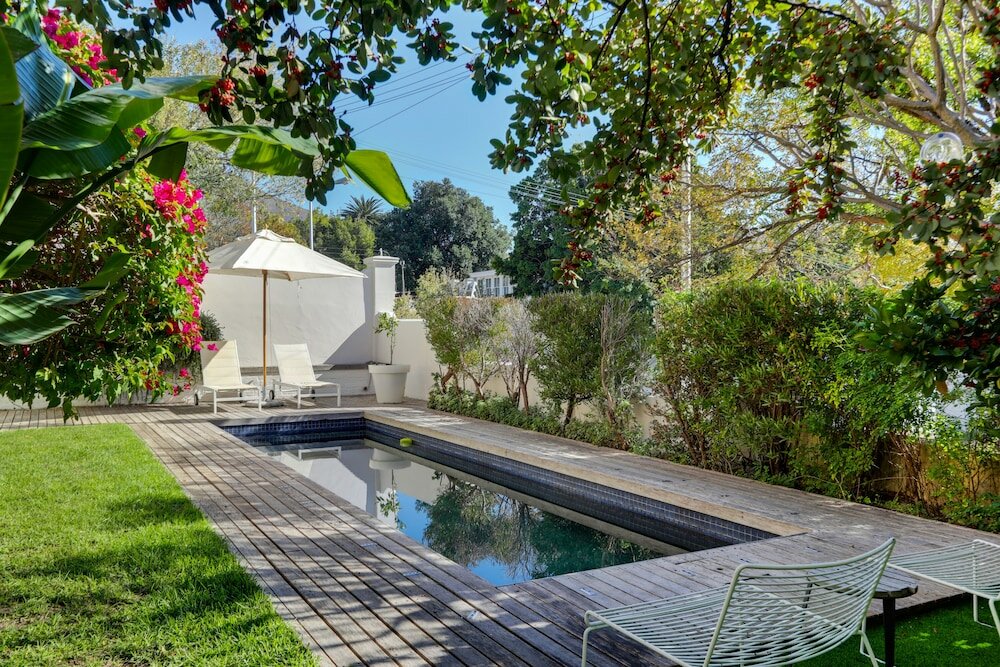 Фото Victorian Manor Apartment