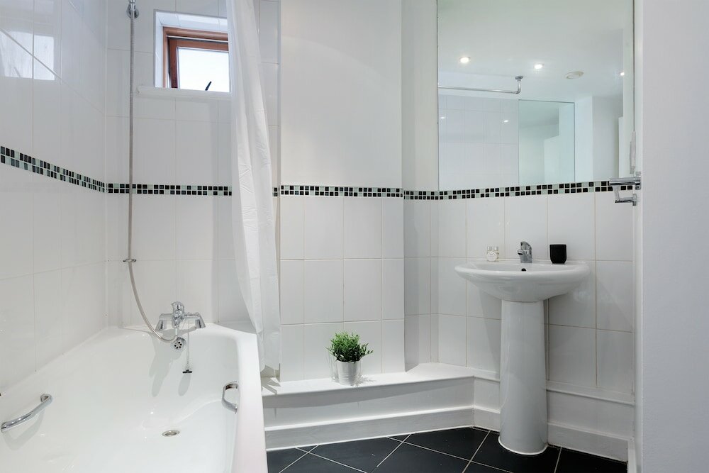 Фото The Bow Apartment