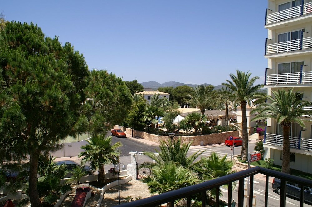 Фото Bella Maria Apartments & Pool Club