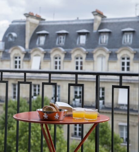 Гостиница Helzear Champs Elysées Suites