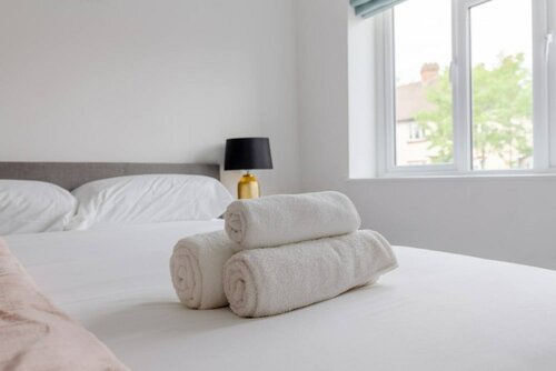 Гостиница Contemporary 2 Bedroom in West London в Лондоне