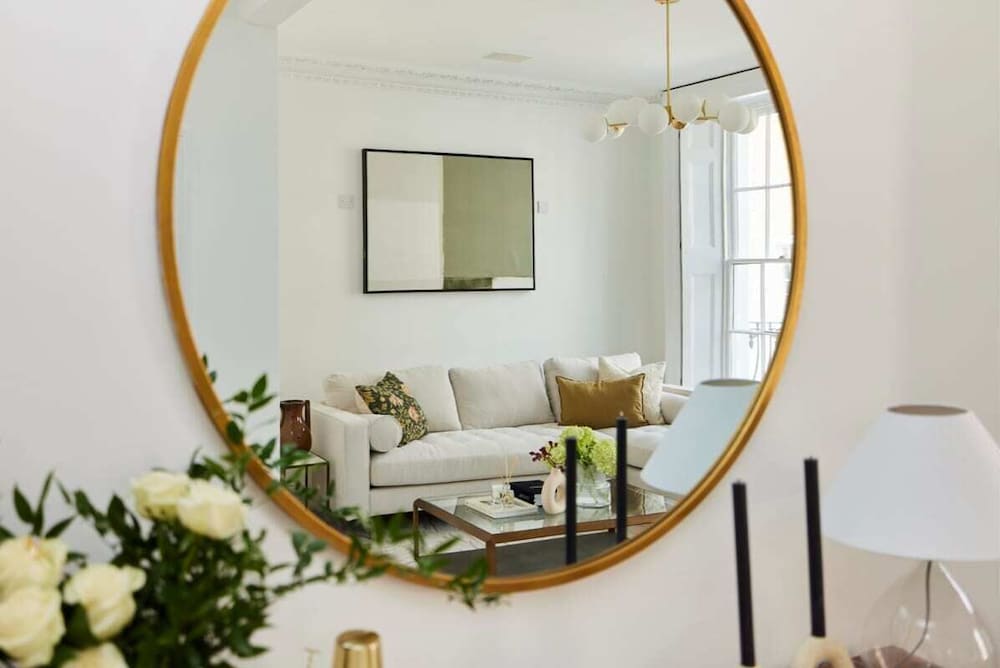 Фото The Kensington & Chelsea Escape - Stunning 5bdr With Patio + Terrace