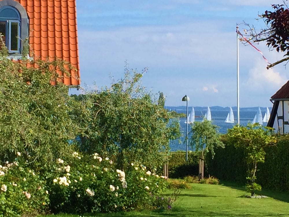 Фото Troense B&b by the sea