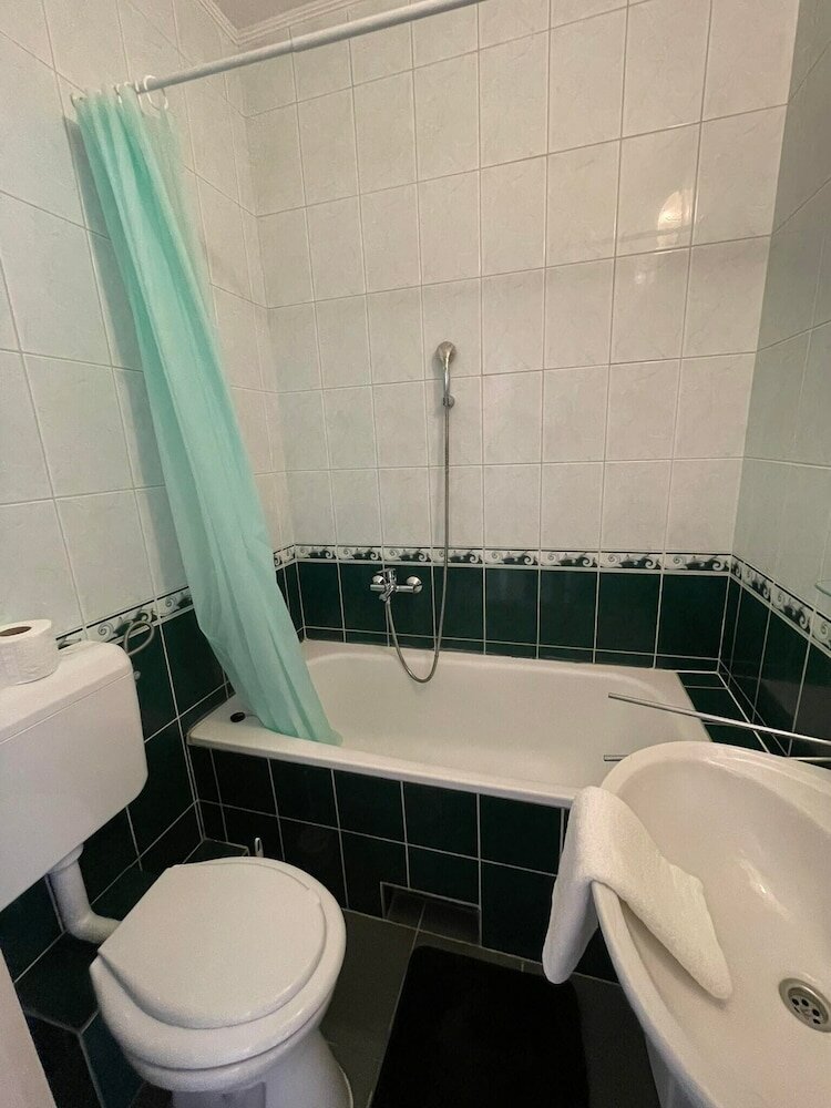 Фото Tölgyfa Panzió