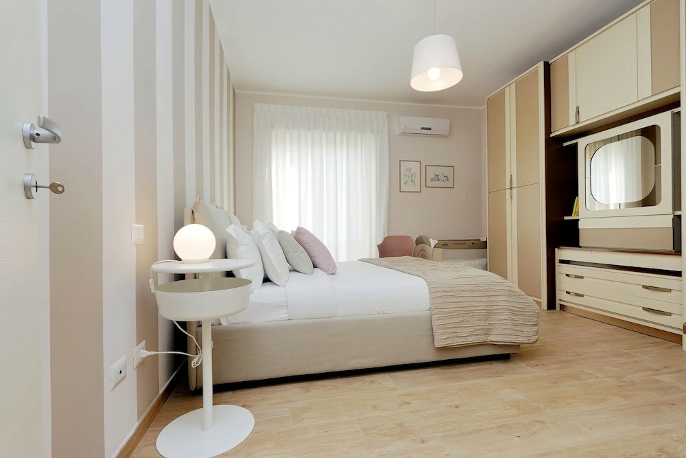 Фото The Place to Be