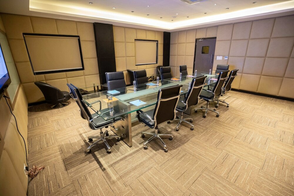 Фото Grand Seasons - The Business Hotel