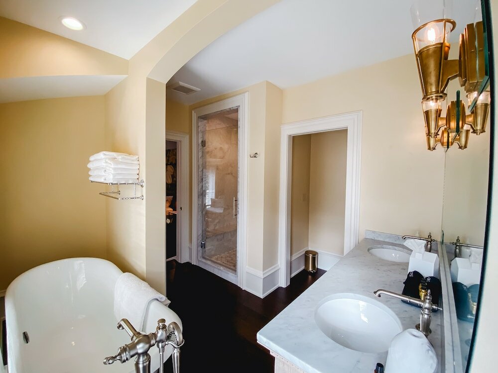 Фото The Lilley Mansion Bed & Breakfast